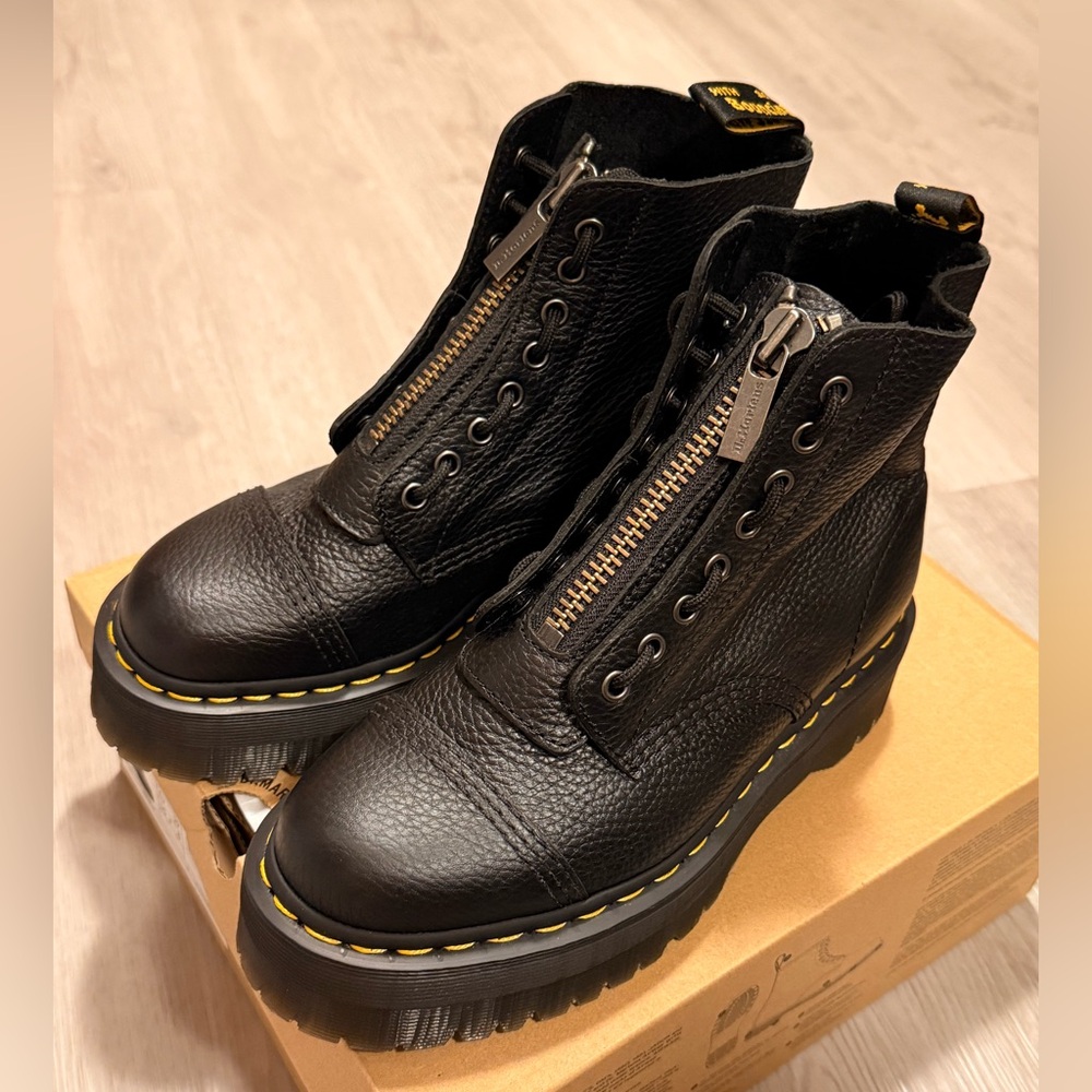 Dr. Martens Sinclair Boots